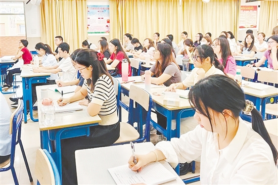 新會尚雅學(xué)校開展新教師培訓(xùn)。