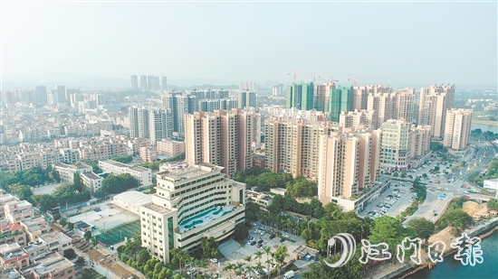 恩平市從優(yōu)化土地出讓、推進(jìn)“好房子”建設(shè)、促進(jìn)庫(kù)存去化等八大方面出臺(tái)具體舉措，助力房地產(chǎn)市場(chǎng)持續(xù)健康發(fā)展。