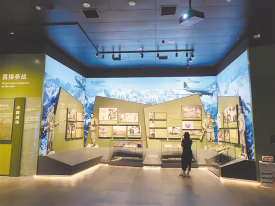 中國(guó)僑都華僑華人博物館展示了僑胞投身反法西斯戰(zhàn)爭(zhēng)的英勇事跡。鄧國(guó)一