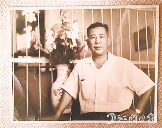 梅文鼎生活照，攝于20世紀60年代的香港。