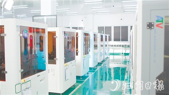 鈞崴電子生產(chǎn)車間。