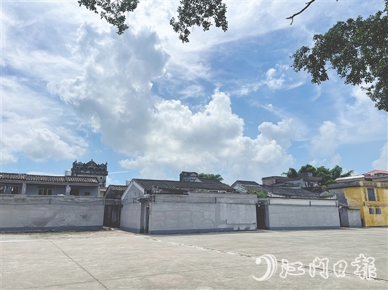 原來(lái)的衛(wèi)生死角如今成為村民運(yùn)動(dòng)娛樂(lè)的好地方。