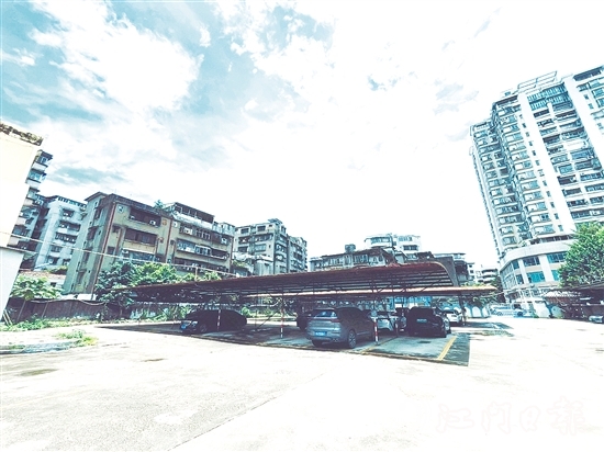 會城街道文體服務(wù)中心側(cè)地塊現(xiàn)狀。