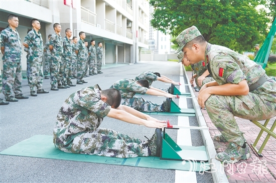 預(yù)定新兵接受役前教育。