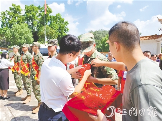 新兵歡送會(huì)現(xiàn)場(chǎng)。