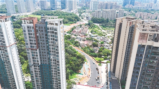 連通江僑路和篁莊大道的廣場(chǎng)西路延長(zhǎng)線已完成道路核心結(jié)構(gòu)施工。