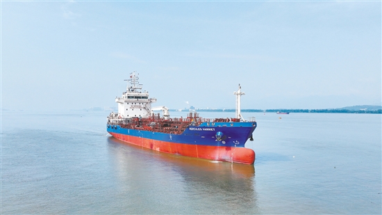 9月26日，7700載重噸油化船“HERCULES
