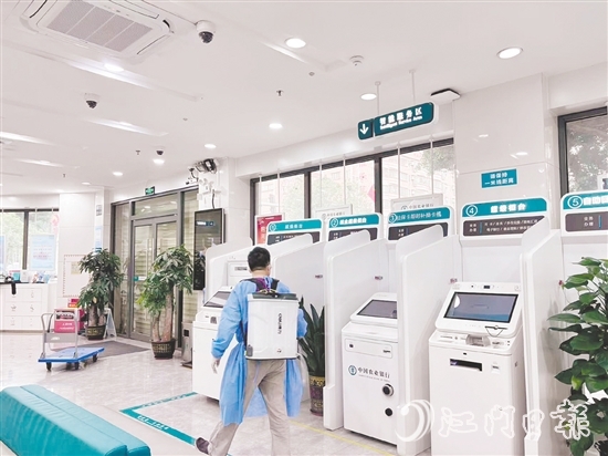 我市金融機(jī)構(gòu)嚴(yán)格落實(shí)對營業(yè)場所的消殺工作。