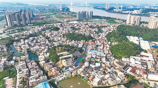 俯瞰周郡村。