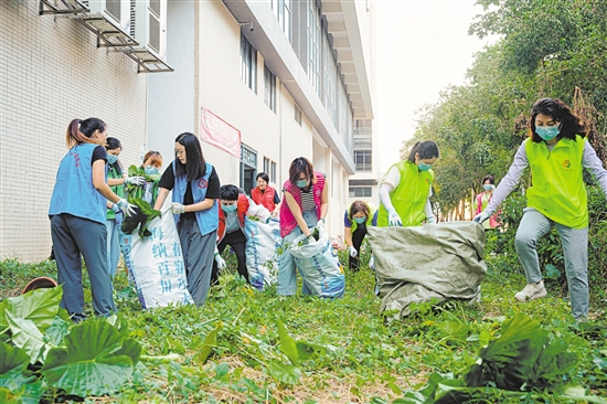 各群團組織廣泛動員社會力量下沉一線，參與愛國衛(wèi)生運動。