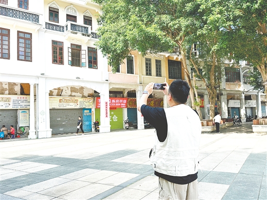 深圳旅拍團(tuán)用手機(jī)定格江門的美。