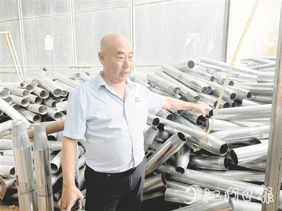 面對(duì)困境，郭繼南沒有放棄，而是不斷尋求出路。