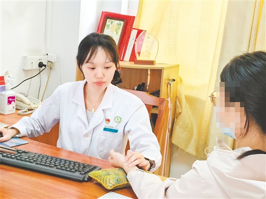 從中醫(yī)角度來說，冬天是“藏”的季節(jié)，體重容易上漲。