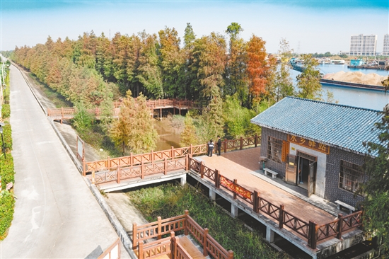 水鄉(xiāng)驛站是島上觀賞西江日出的絕佳位置。