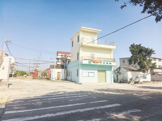 鶴山市人武部投入資金幫助松崗村衛(wèi)生站完成改造。