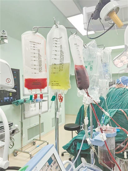 回收機(jī)內(nèi)的血小板、血漿、紅細(xì)胞。