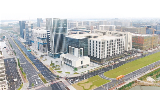 江海區(qū)擁有眾多優(yōu)勢(shì)平臺(tái)，為人才提供了施展才華的廣闊天地。圖為江門安全應(yīng)急智能機(jī)器人產(chǎn)業(yè)園。