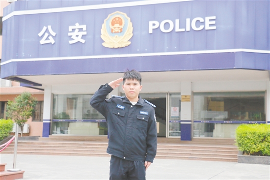 梁家豪，恩平市公安局圣堂派出所六級輔警。其始終秉持嚴(yán)謹(jǐn)認(rèn)真的工作態(tài)度協(xié)助民警辦理轄區(qū)案件和開展常態(tài)化檢查。在基孔肯雅熱疫情防控中，7次支援累計(jì)30余天，每日背負(fù)逾15公斤設(shè)備連續(xù)消殺超4小時，覆蓋多個鎮(zhèn)村。獲評江門市疫情防控工作表現(xiàn)突出個人并通報(bào)表揚(yáng)及恩平市公安局輔警四級嘉獎。