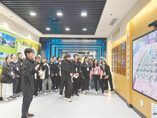 從傳統(tǒng)農(nóng)業(yè)到現(xiàn)代食品“智造”，臺(tái)山市為港澳學(xué)生提供了立體的產(chǎn)業(yè)認(rèn)知課堂。