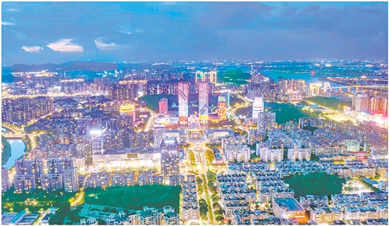 蓬江經(jīng)濟(jì)社會(huì)發(fā)展向上向好，實(shí)現(xiàn)了新的里程碑式的跨越。周華東