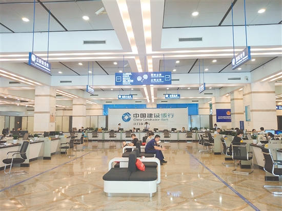 江門建行深入踐行“金融為民”理念，不斷提升金融服務水平。