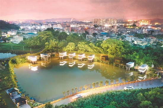 雅瑤鎮(zhèn)陳山村“太空艙”星空民宿營地景色迷人。