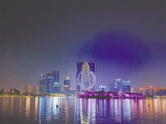 阿芬一家打卡蘇州城市地標(biāo)。