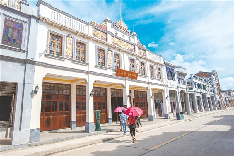 臺山銀信博物館是一座將學(xué)術(shù)性、知識性、文化性與娛樂休閑功能相融合的歷史文化博物館。