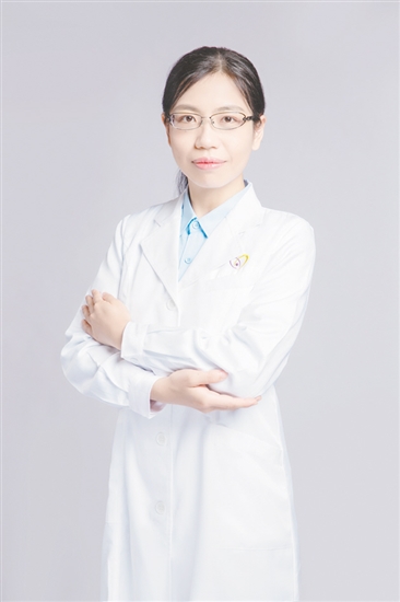 康復(fù)醫(yī)學(xué)中心主治醫(yī)師區(qū)瑾華