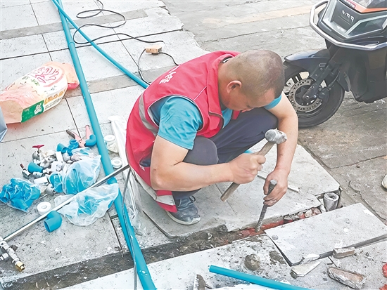 供水工程施工中。