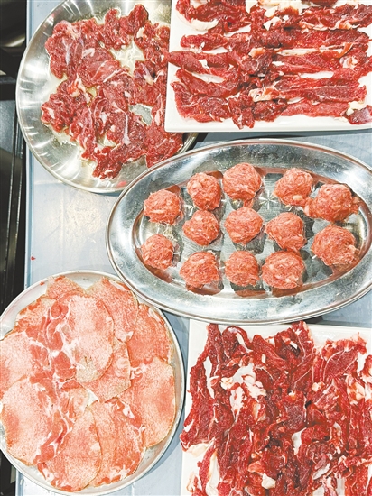 五洞牛肉新鮮現(xiàn)切。