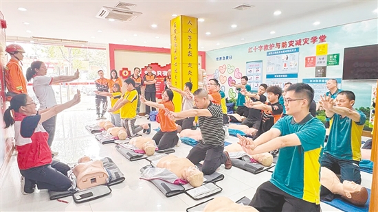 培訓(xùn)導(dǎo)師采用理論講解與實(shí)操指導(dǎo)相結(jié)合的方式，確保參訓(xùn)學(xué)員看得懂、學(xué)得會(huì)、用得上。