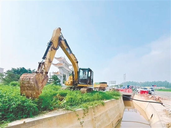 此次攻堅(jiān)行動(dòng)，開平市明確提出“山邊生態(tài)化、水邊風(fēng)景化、路邊秩序化、鎮(zhèn)村邊整潔化、景區(qū)邊融合化”的差異化目標(biāo)。