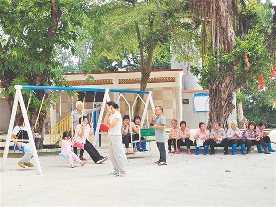 扁沖村打造良好的社區(qū)環(huán)境，村民安居樂業(yè)。