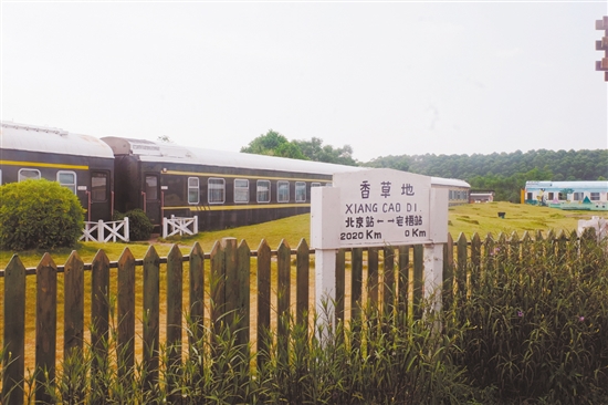 鶴山香草地景區(qū)已經(jīng)建成10多個(gè)主題園區(qū)。