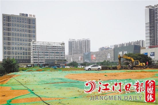 新會(huì)駿景灣新盤位于美吉特購物廣場旁。