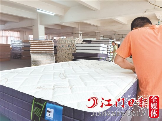 金冠床褥連續(xù)多年獲評(píng)消費(fèi)者信賴品牌。