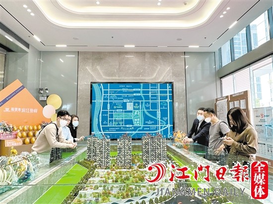 近段時間以來，不少樓盤營銷中心現(xiàn)場人氣明顯提升。