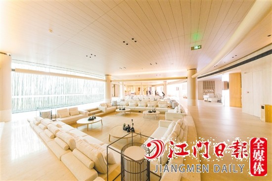 海悅天璽會(huì)所整體看起來(lái)溫暖、舒適。