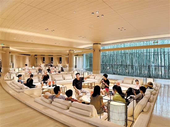 “雙節(jié)”假期熱門樓盤人氣旺。