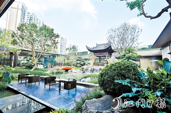 江門保利瑯悅環(huán)境優(yōu)美。 江門保利瑯悅環(huán)境優(yōu)美。