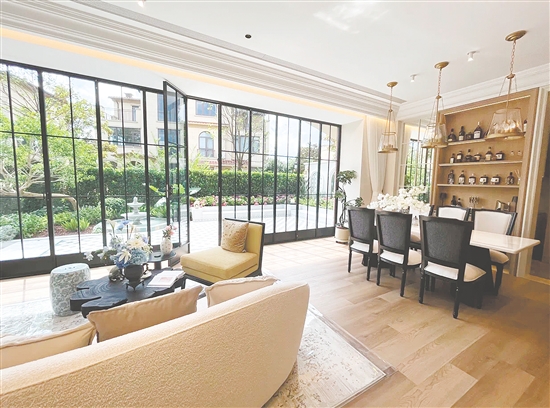 江門(mén)保利西海岸加推的別墅戶型吸引購(gòu)房者的目光。