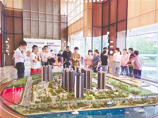 ?銷售小面積第四代住宅的樓盤吸引了許多市民的目光。