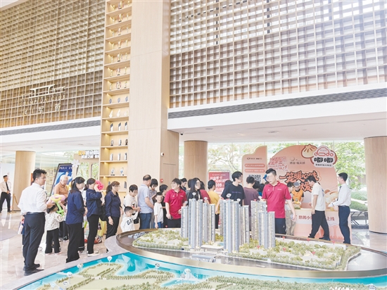 全運會期間，不少境外人士在回鄉(xiāng)觀賽之余前來購房。