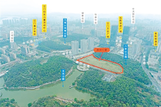 蓬江區(qū)篁莊大道南側(cè)、蓬江萬達(dá)廣場北側(cè)地塊位置優(yōu)越。