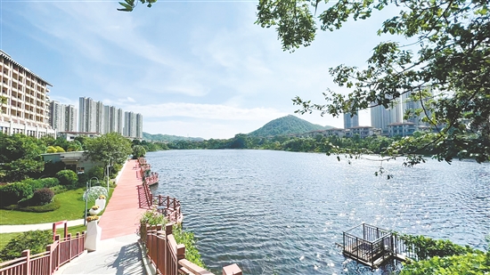 鶴山共和碧桂園·天麓湖盈翠苑一期項(xiàng)目環(huán)境優(yōu)美。