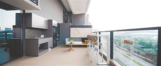 陽臺和采光成為部分購房者的關(guān)注點。