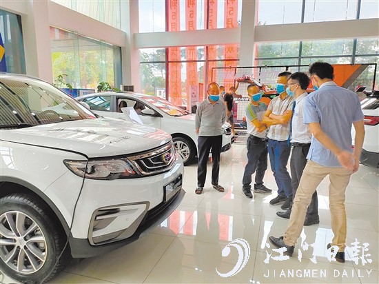 今年上半年，江門市區(qū)消費(fèi)者買車熱情高。