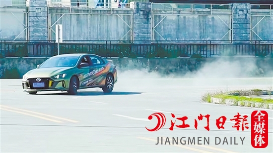 車主充分體驗(yàn)了影豹的性能。