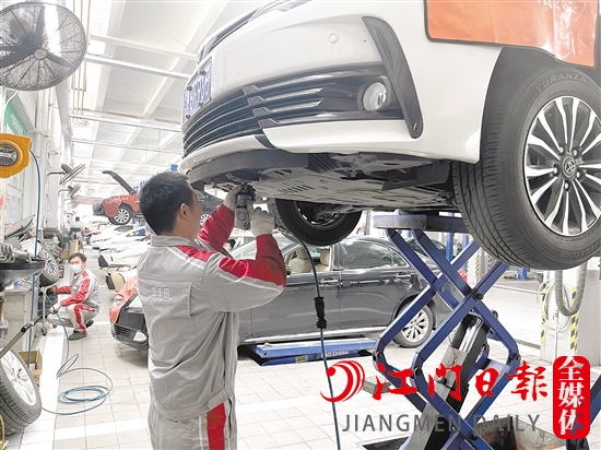 春節(jié)過后，前來檢修的車輛比平時增加不少。